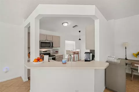 Kitchen - 13102 Early Run Ln, Riverview, FL 33578 photo 4 of 4