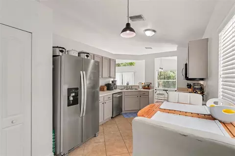 Kitchen - 13102 Early Run Ln, Riverview, FL 33578 photo 2 of 4
