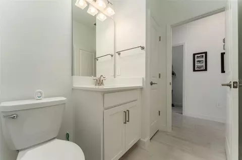 Bath - 12592 Lily Quartz Loop, Parrish, FL 34219 photo 3 of 3