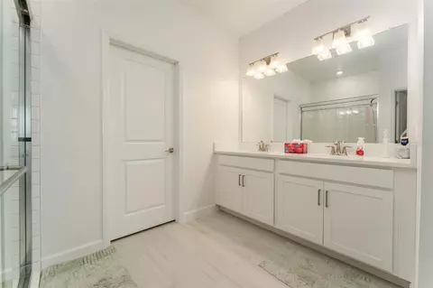 Bath - 12592 Lily Quartz Loop, Parrish, FL 34219 photo 1 of 3