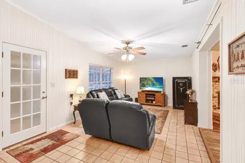 Living - 13221 Tom Gallagher Rd, Dover, FL 33527 photo 2 of 4