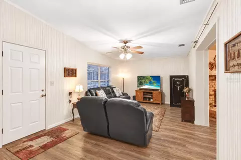 Living - 13221 Tom Gallagher Rd, Dover, FL 33527 photo 4 of 4