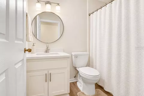 Bath - 13221 Tom Gallagher Rd, Dover, FL 33527 photo 5 of 7