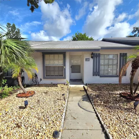 7249 Parkside Villas Dr N, Saint Petersburg, FL 33709