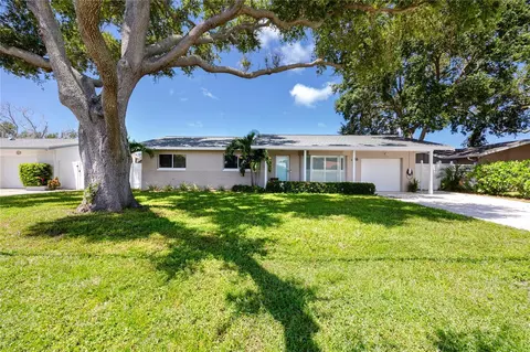 Exterior - 1744 Harbor Cir E, Largo, FL 33770 photo 3 of 9