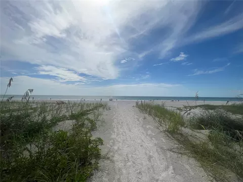 View/Area - 1744 Harbor Cir E, Largo, FL 33770 photo 1 of 3