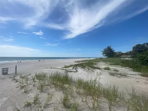 View/Area - 1744 Harbor Cir E, Largo, FL 33770 photo 2 of 3