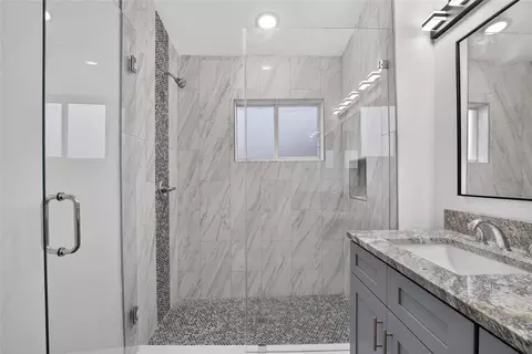 Bath - 6236 Olivedale Dr, Riverview, FL 33578 photo 5 of 7