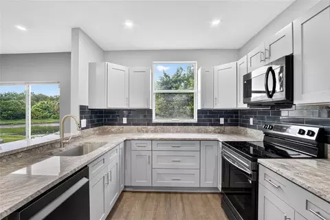 Kitchen - 6236 Olivedale Dr, Riverview, FL 33578 photo 4 of 6