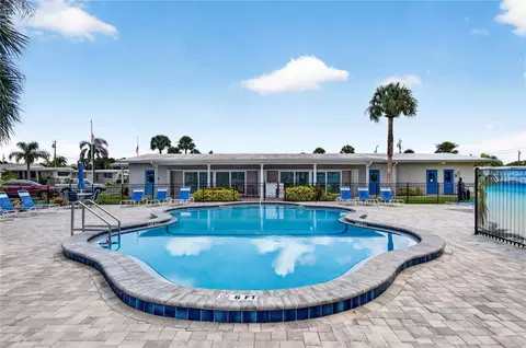 Exterior - 2000 E Bay Dr #33, Largo, FL 33771 photo 2 of 8