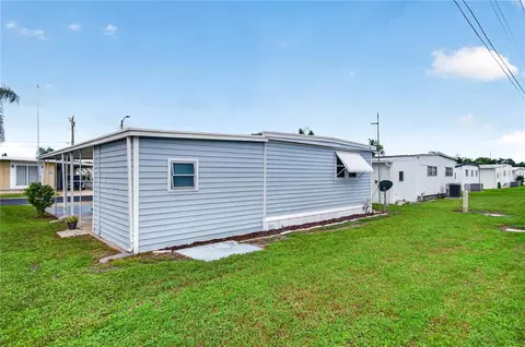 Exterior - 2000 E Bay Dr #33, Largo, FL 33771 photo 6 of 8