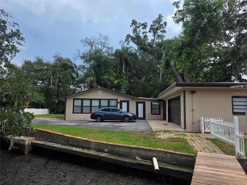 8816 Memorial Hwy, Tampa, FL 33615