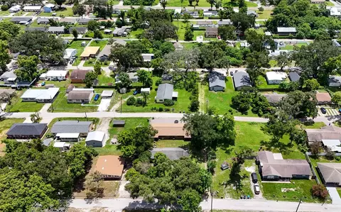 View/Area - 5222 Bogdonoff Dr, Seffner, FL 33584 photo 3 of 6