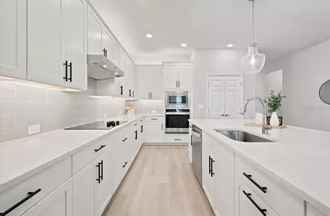 Kitchen - 11756 Richmond Trl, Parrish, FL 34219 photo 4 of 4