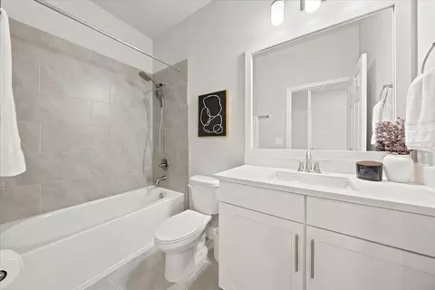 Bath - 11756 Richmond Trl, Parrish, FL 34219 photo 2 of 3