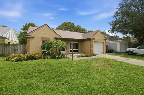 Exterior - 12151 76th St, Largo, FL 33773 photo 8 of 9