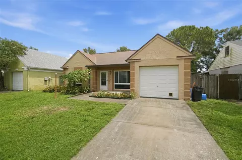 Exterior - 12151 76th St, Largo, FL 33773 photo 7 of 9