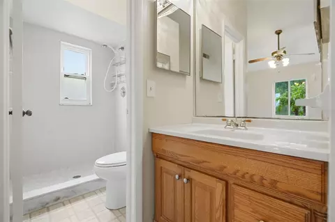 Bath - 12151 76th St, Largo, FL 33773 photo 1 of 2