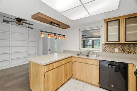 Kitchen - 12151 76th St, Largo, FL 33773 photo 1 of 5