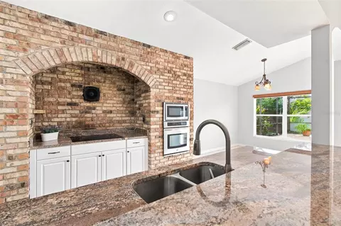 Kitchen - 6637 Thackston Dr, Riverview, FL 33578 photo 4 of 6