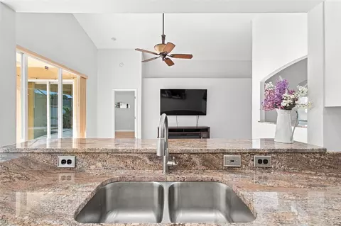 Kitchen - 6637 Thackston Dr, Riverview, FL 33578 photo 6 of 6