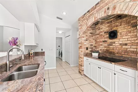 Kitchen - 6637 Thackston Dr, Riverview, FL 33578 photo 3 of 6
