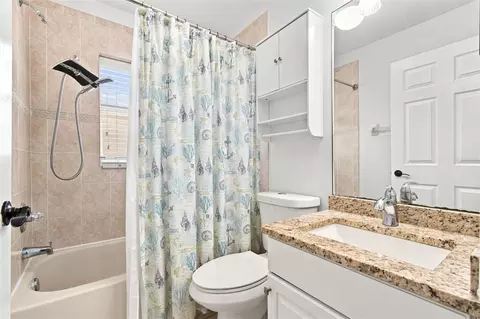 Bath - 6637 Thackston Dr, Riverview, FL 33578 photo 4 of 5