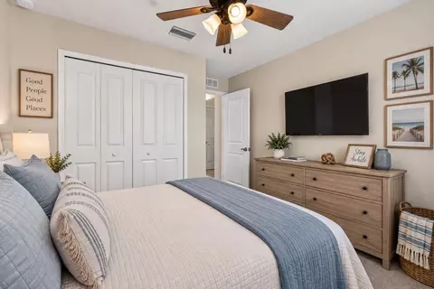 Bedroom - 11618 Gold Dust Ct, Riverview, FL 33579 photo 5 of 10