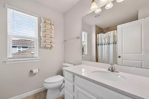 Bath - 11618 Gold Dust Ct, Riverview, FL 33579 photo 3 of 6