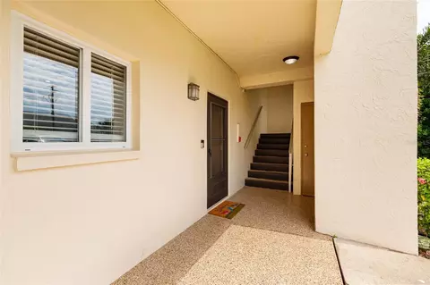 4595 Chancellor St NE #114, Saint Petersburg, FL 33703