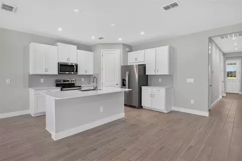 Kitchen - 12430 51st St E, Parrish, FL 34219 photo 2 of 3