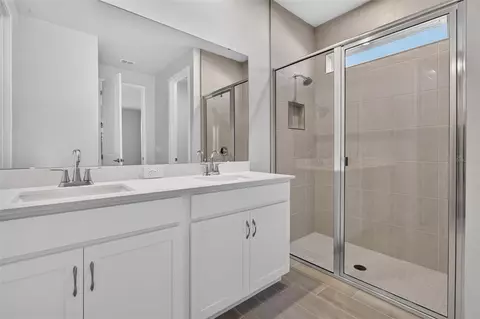 Bath - 12430 51st St E, Parrish, FL 34219 photo 2 of 3