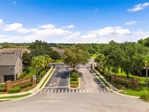 View/Area - 1936 Compass Flower Way, Ocoee, FL 34761 photo 3 of 10
