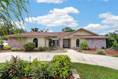 2814 Hammock Dr, Plant City, FL 33566