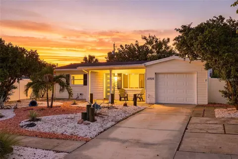 10926 Temple Ave, Seminole, FL 33772