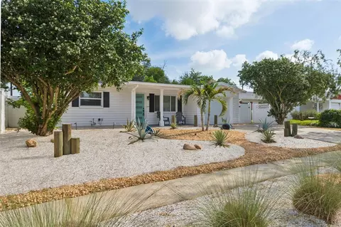 10926 Temple Ave, Seminole, FL 33772