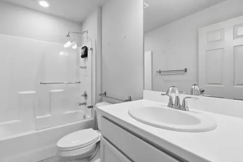 Bath - 3200 N Canterbury Lake Dr, Hernando, FL 34442 photo 1 of 4