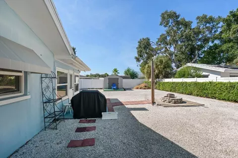 Exterior - 1690 Pinehurst Rd, Dunedin, FL 34698 photo 6 of 15