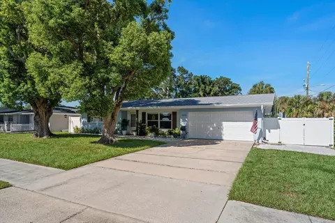 Exterior - 1690 Pinehurst Rd, Dunedin, FL 34698 photo 10 of 15