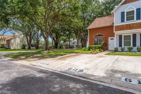609 Saint Henry Dr, Brandon, FL 33511