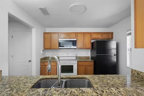 Kitchen - 10931 Keys Gate Dr, Riverview, FL 33579 photo 1 of 4
