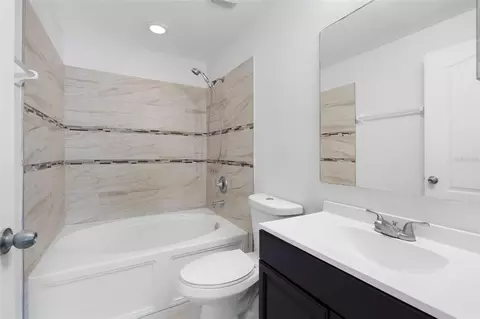 Bath - 10931 Keys Gate Dr, Riverview, FL 33579 photo 3 of 3