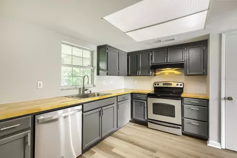 Kitchen - 1418 Oak Valley Dr, Seffner, FL 33584 photo 1 of 2