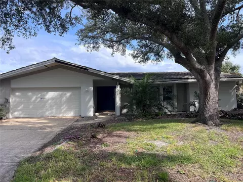 1922 Illinois Ave NE, Saint Petersburg, FL 33703