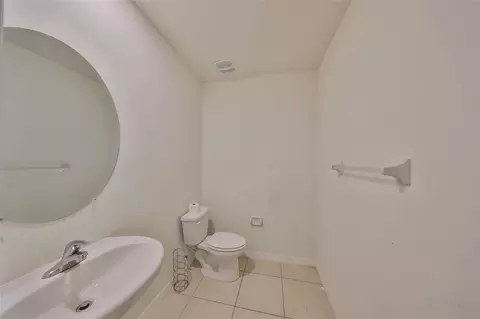 Bath - 10967 Carlton Fields Dr, Riverview, FL 33579 photo 1 of 3