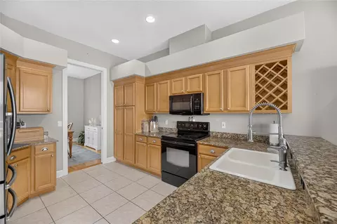 Kitchen - 1231 Acappella Ln, Apollo Beach, FL 33572 photo 5 of 8