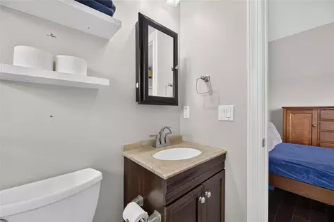 Bath - 1231 Acappella Ln, Apollo Beach, FL 33572 photo 4 of 6