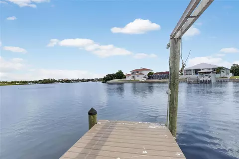View/Area - 1231 Acappella Ln, Apollo Beach, FL 33572 photo 4 of 11