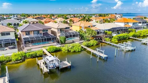 View/Area - 1231 Acappella Ln, Apollo Beach, FL 33572 photo 8 of 11