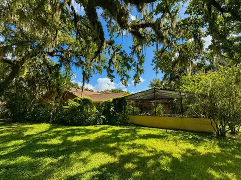 Exterior - 6701 Pemberton View Dr, Seffner, FL 33584 photo 6 of 6